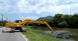 Limpeza do Canal de Sernambetiba