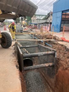 Obras de drenagem no entorno do Mercadão de Madureira