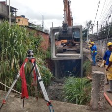 Obra de canalização na Pavuna