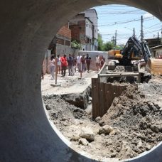 Obra de drenagem na adjacências da Av. Paulo Afonso, em Campo Grande