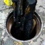 Telha achada em galeria pluvial na Freguesia