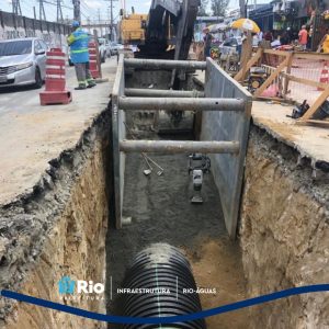 Obra de drenagem no entorno do Mercadão