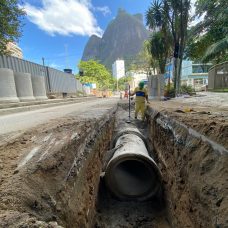 Obra de drenagem em São Conrado 2
