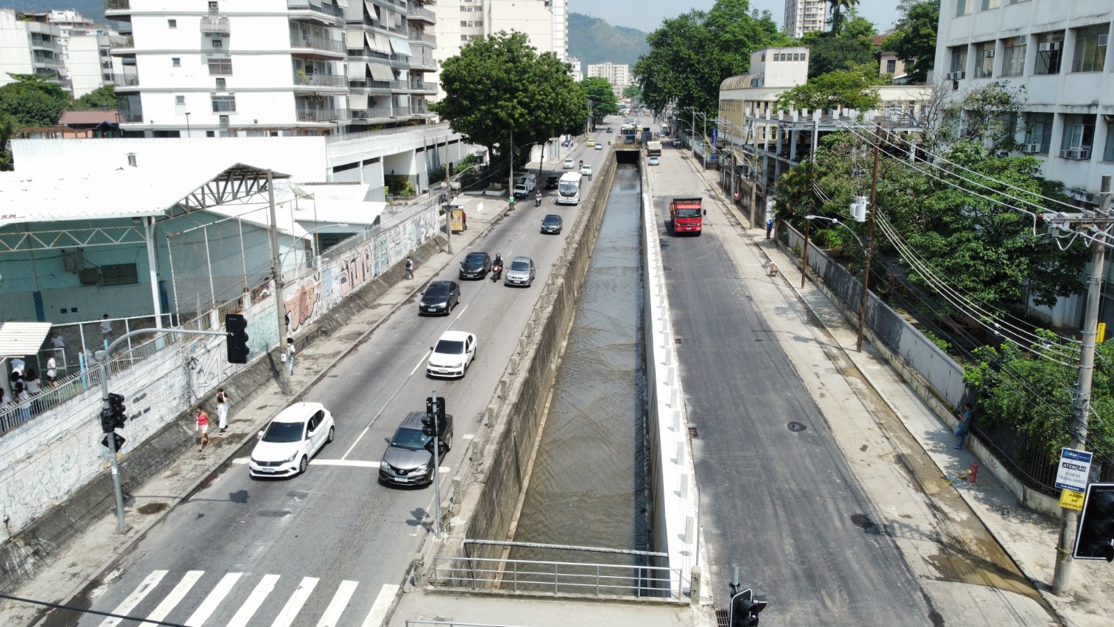 Recuperacao das margens do Rio Joana concluida na Avenida Professor Manoel de Abreu (Divulgacao_Fundacao RioAguas) (1)