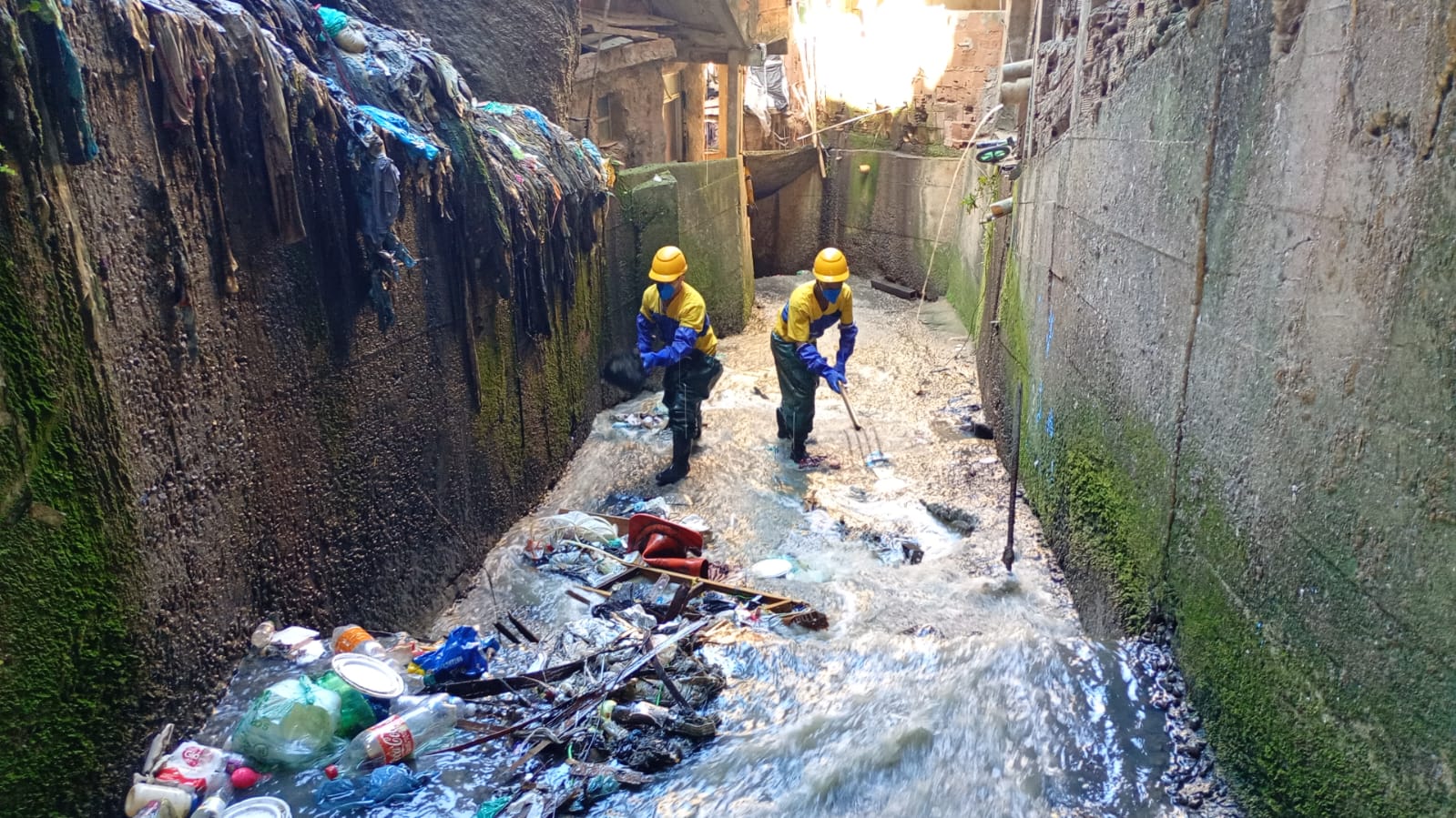 Rio-Águas atuando na Rocinha